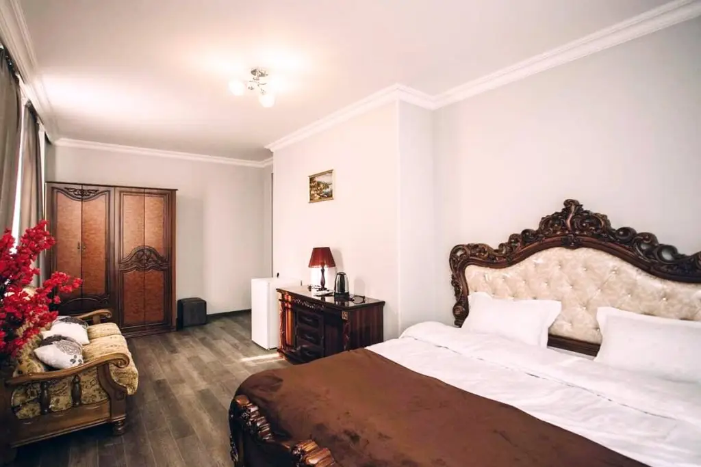 Тбилиси: Hotel Astoria Sky