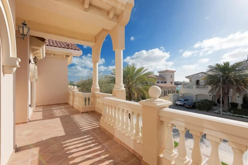Maison Privee - Palm Jumeirah Beach Front XL Villa w/Prvt Pool — фото 1