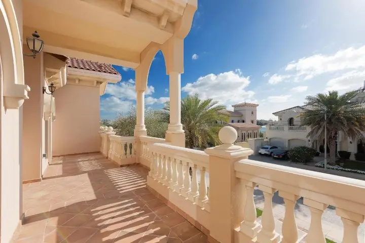 Дубай: Maison Privee - Palm Jumeirah Beach Front XL Villa w/Prvt Pool