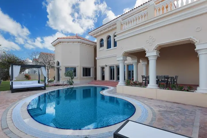 Дубай: Maison Privee - Palm Jumeirah Beach Front XL Villa w/Prvt Pool