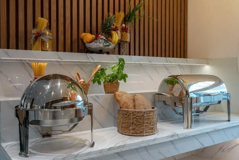 Дубай: Leva Hotel and Suites Mazaya Centre