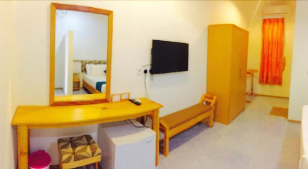 Южный Мале Атол: Maafushi Veli Guesthouse at Maafushi