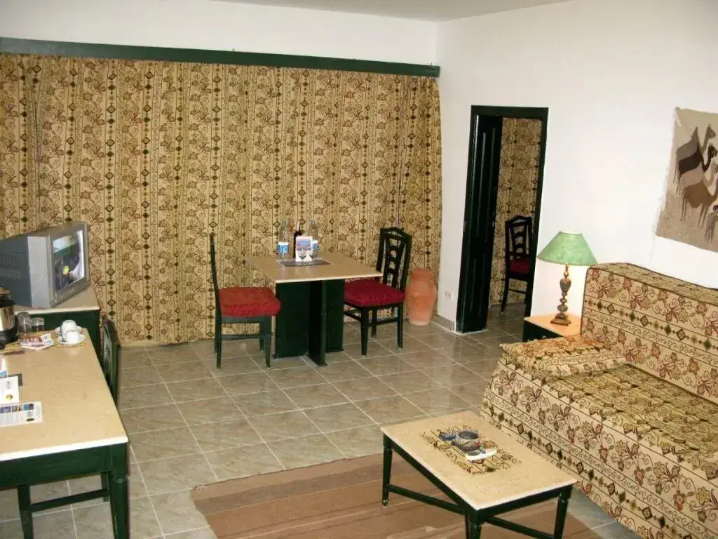 Swisscare Nuweiba Resort Hotel — фото 1