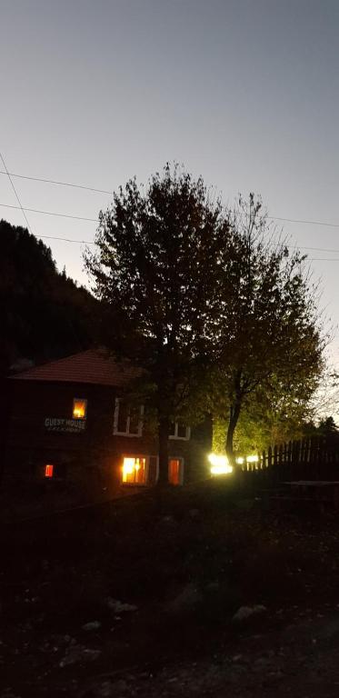 Лалхори: Guesthouse Robinzon Lalkhori
