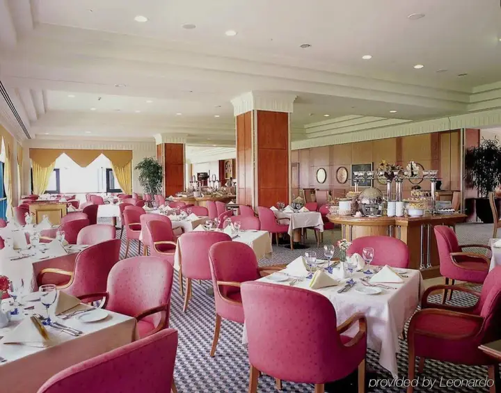 Город 6-го октября: Курортный отель Hilton Pyramids Golf