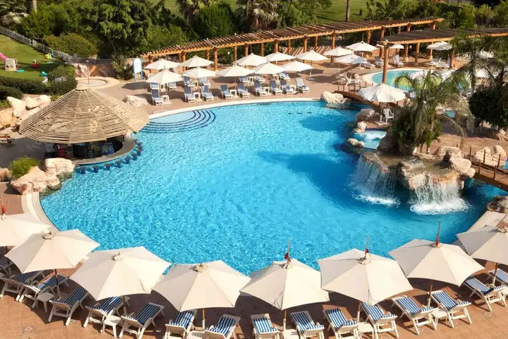 Город 6-го октября: Курортный отель Hilton Pyramids Golf