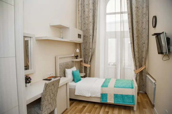 Баку: Bristol Hotel