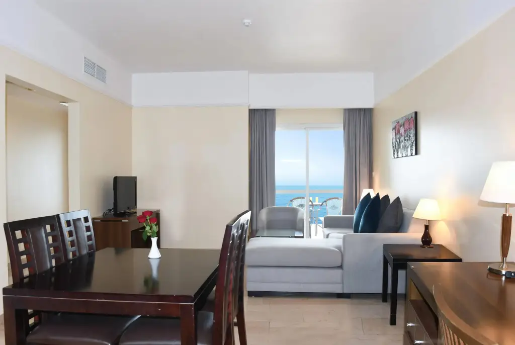 Аджман: Отель Ramada By Wyndham Beach Ajman