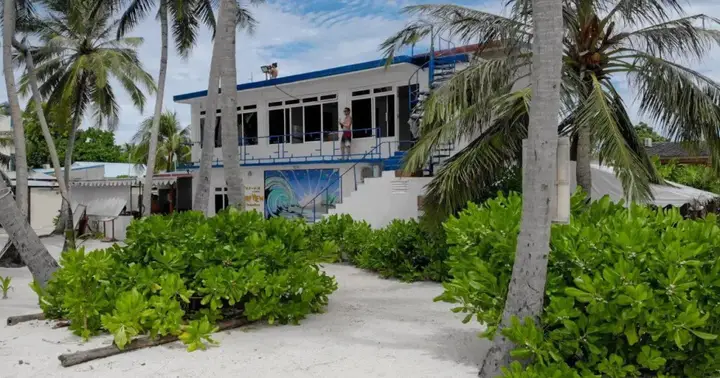 Тулусду: Batuta Maldives Surf View