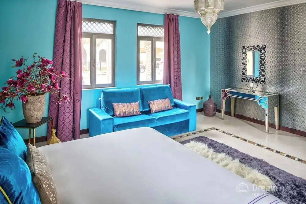 Дубай: The Palm Jumeirah Villas - Frond E by LUX Holiday Home
