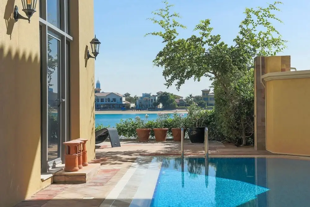 Дубай: The Palm Jumeirah Villas - Frond D