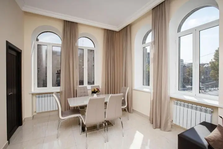 Ереван: Stay Inn Apartments at Mashtots Avenue 5A