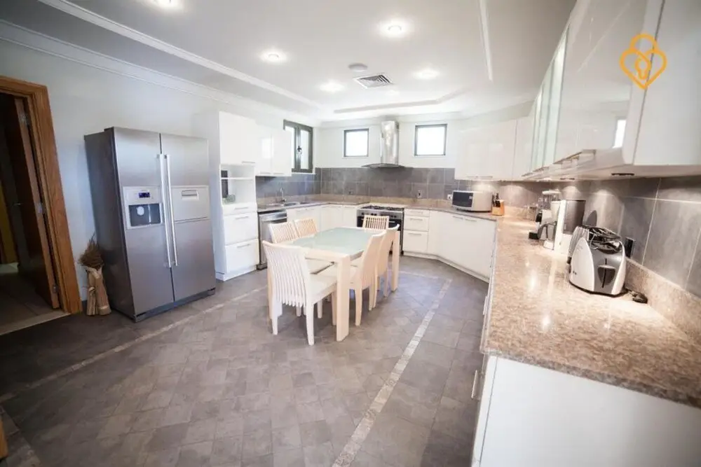 Дубай: Villa 4 Bedroom D17