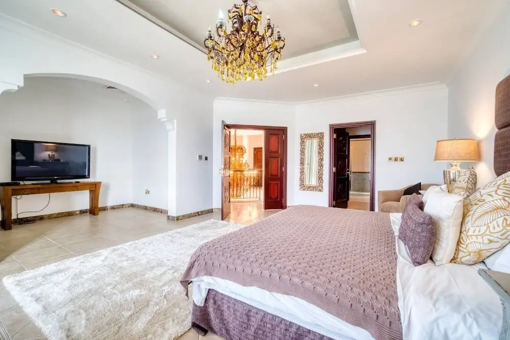 Дубай: Private 5 Bedrooms Villa With Pool