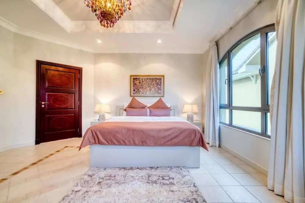 Дубай: Private 5 Bedrooms Villa With Pool