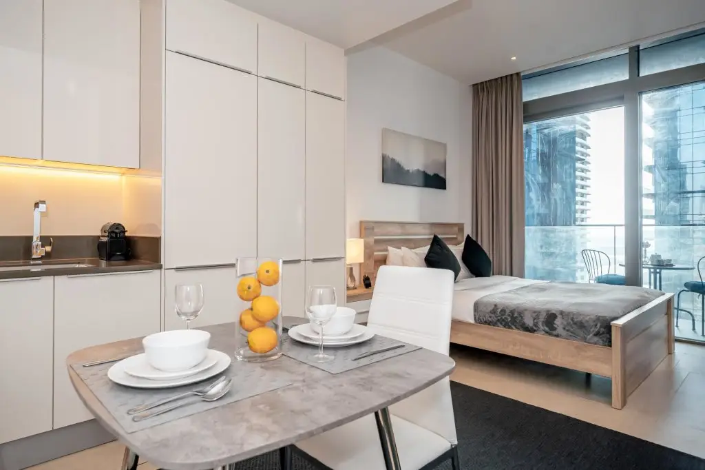 Дубай: Unique bright studio with balcony in Marina Gate