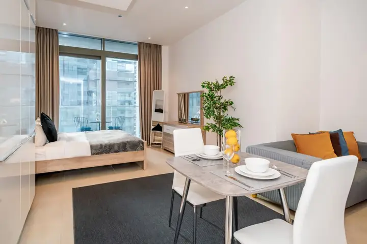 Дубай: Unique bright studio with balcony in Marina Gate