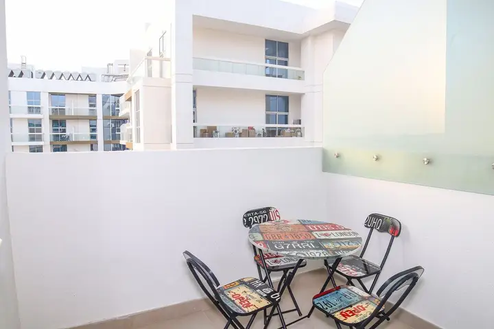 Дубай: Studio Apartment in Azizi Farishta