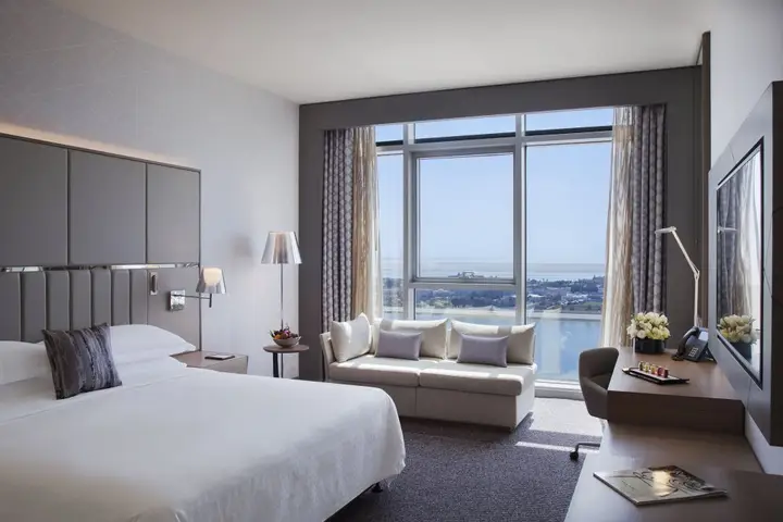 Абу-Даби: Pearl Rotana Hotel Capital Centre
