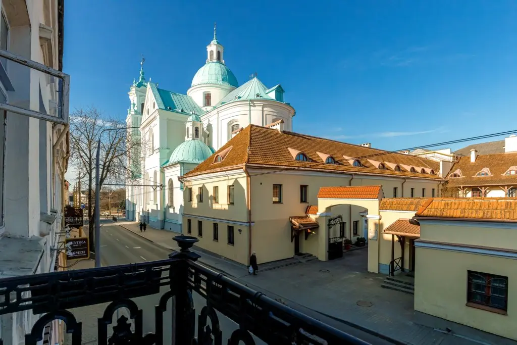 Гродно: Апартаменты ЕвроУют Уютная студия с видом на собор