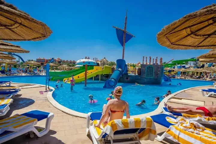 Хургада: Titanic Beach