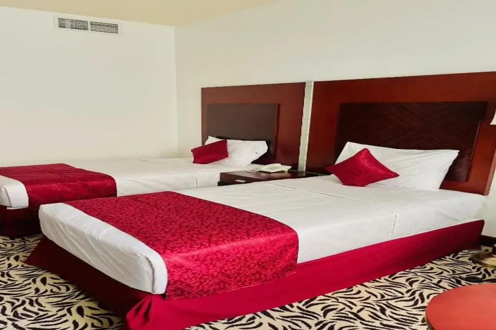 Дубай: Mra Grand Hotel