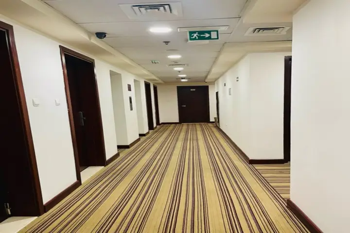 Дубай: Mra Grand Hotel