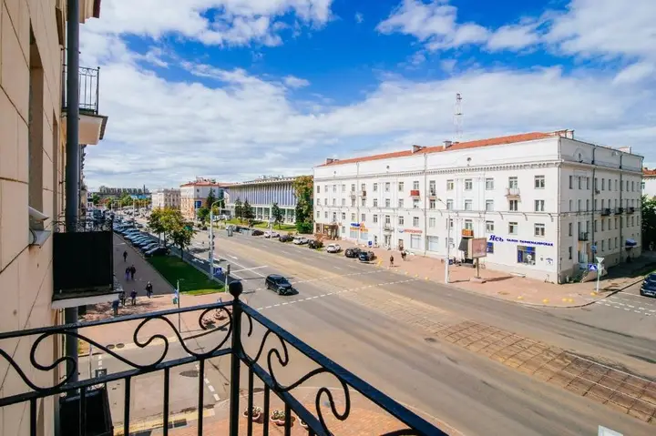 Минск: Apartment on Ploschad Popedy