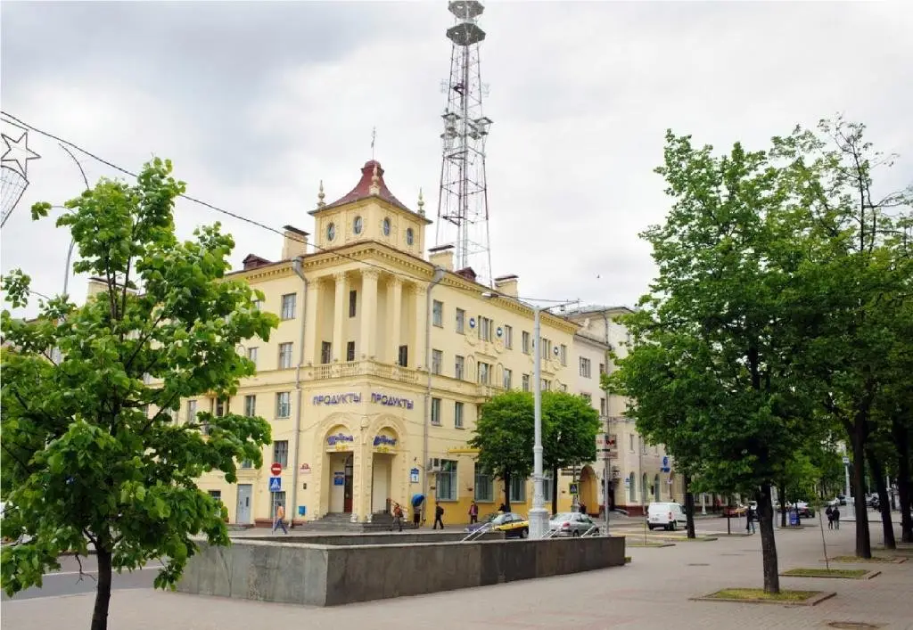 Минск: Apartment on Ploschad Popedy