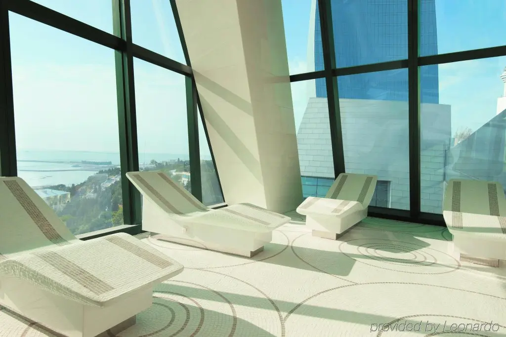 Баку: Отель Fairmont Baku at the Flame Towers