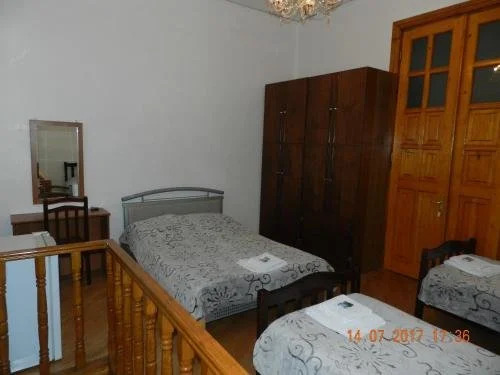 Тбилиси: Room 404 Guest House
