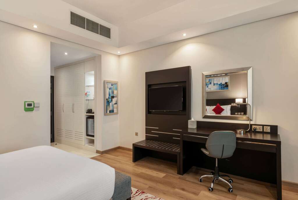 Дубай: Отель Ramada by Wyndham Dubai Barsha Heights