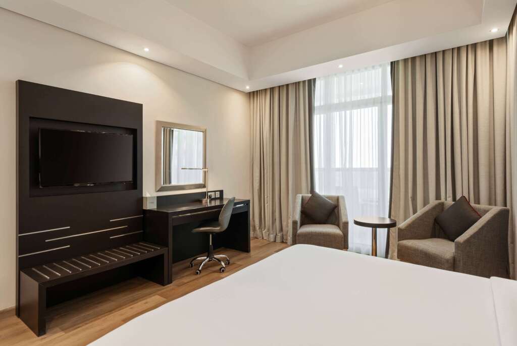 Дубай: Отель Ramada by Wyndham Dubai Barsha Heights