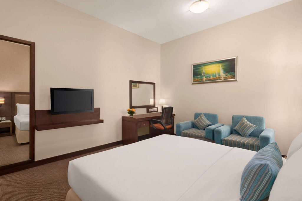 Дубай: Ramada by Wyndham Dubai Deira
