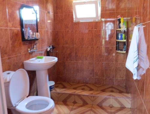 Чакви: Guest House Storka