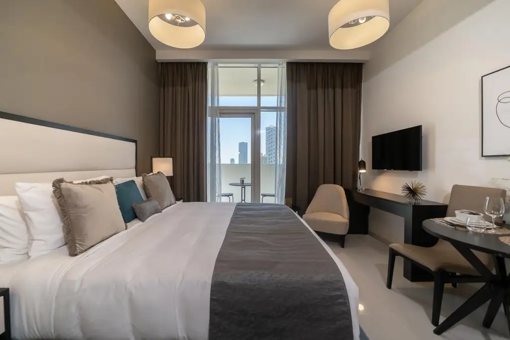 Дубай: Luxury studio with balcony in Dubai