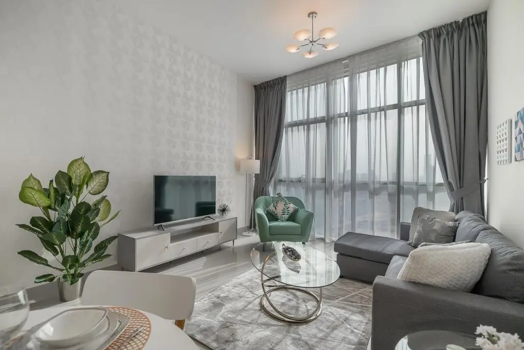 Дубай: Glamorous flat with swimming pool in Oudah Tower