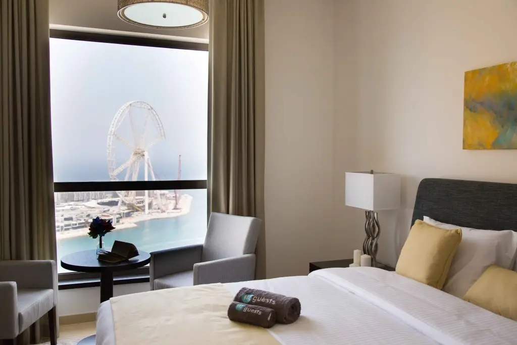 Дубай: Beach Apartment with Amazing Sea Views