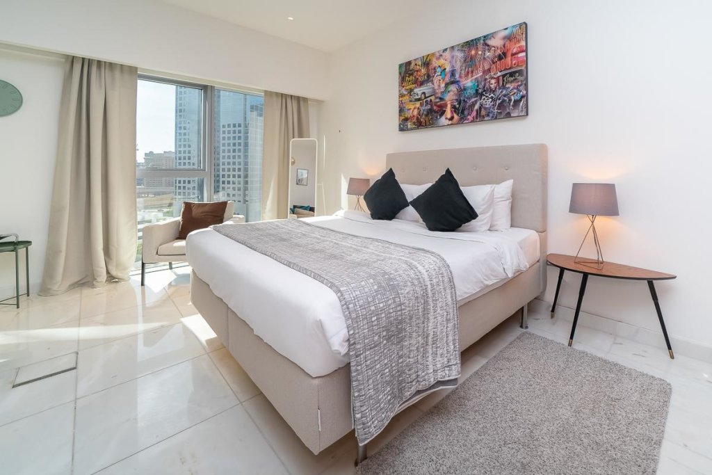 Bright and spacious Studio in DIFC — фото 1