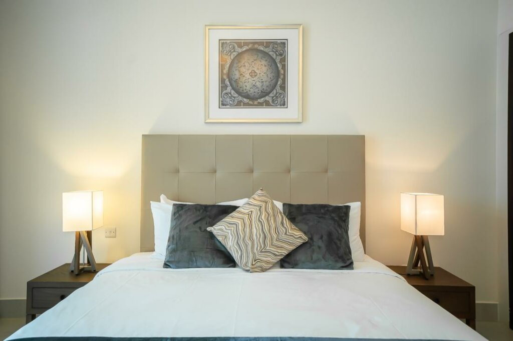 Дубай: Glamorous Arabian flat with views to Burj Khalifa