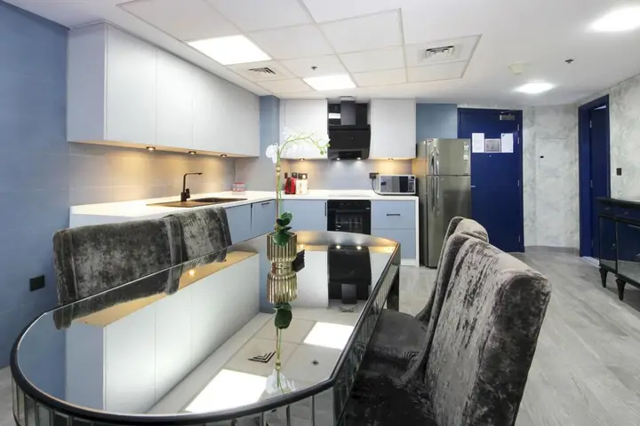 Дубай: Upgraded One Bedroom IN Park Tower - DIFC