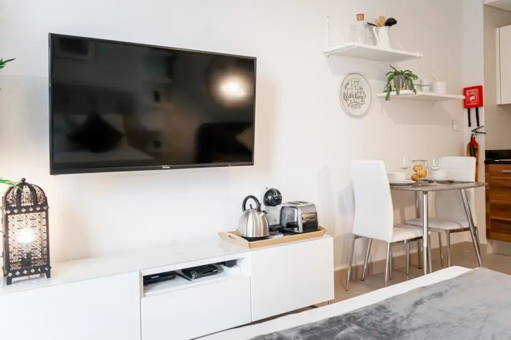 Дубай: Deluxe Studio with Marina Views in Sparkle Towers