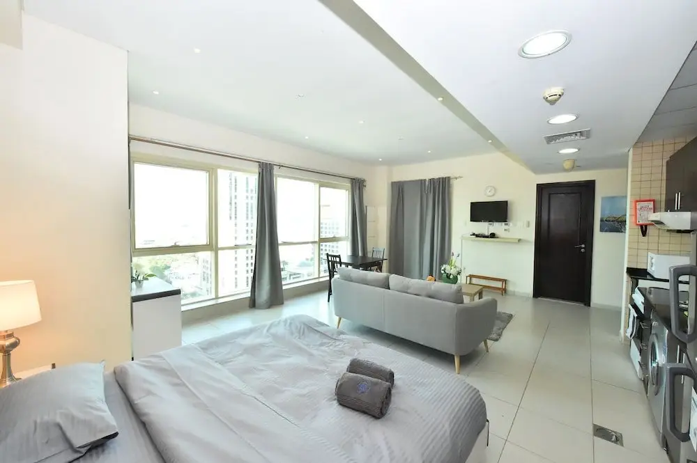 Дубай: Signature Holiday Homes- Zumurud Tower Studio Apartment, Dubai Marina