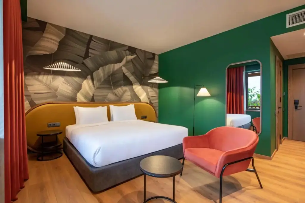 Телави: Отель Lopota Lake Resort and Spa