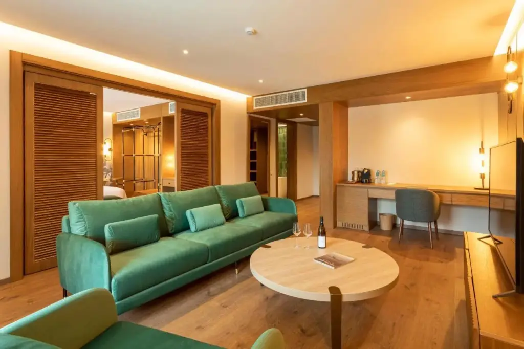 Телави: Отель Lopota Lake Resort and Spa