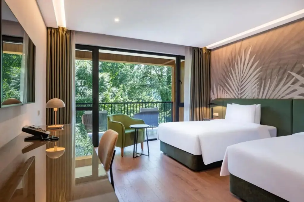 Телави: Отель Lopota Lake Resort and Spa