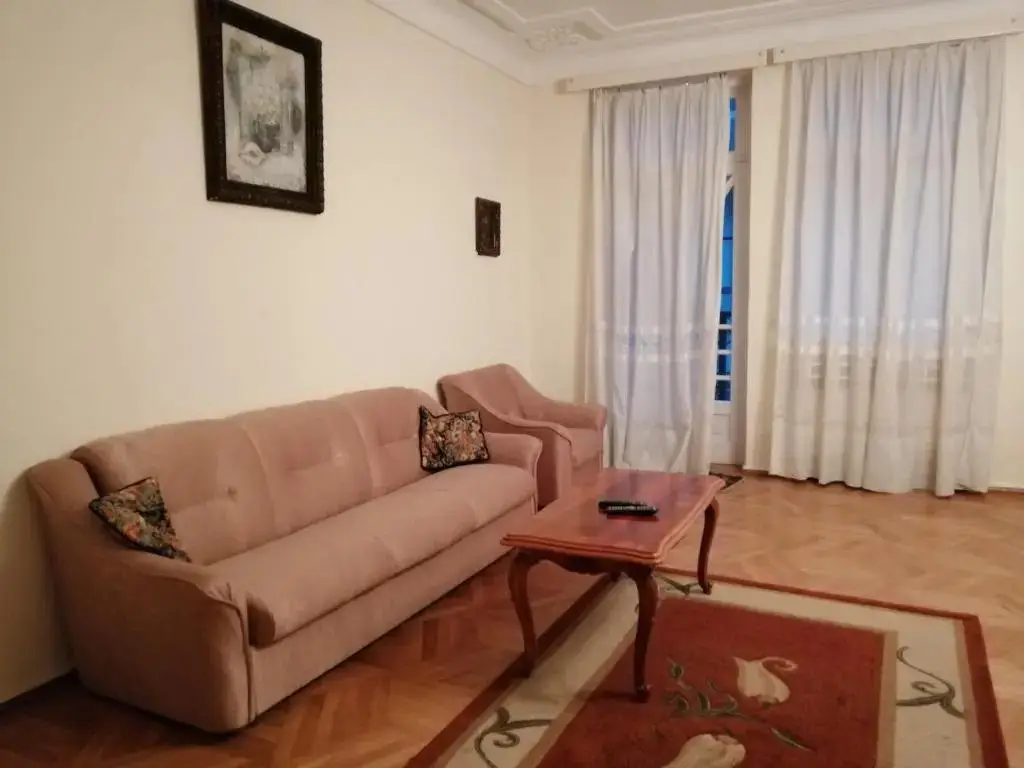 Батуми: Apartment on Rustaveli 41