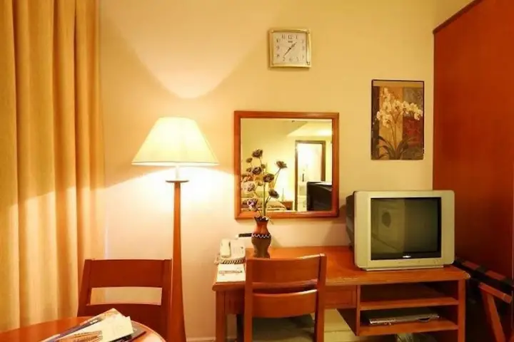 Шарджа: Jormand Hotel Apartment - Sharjah