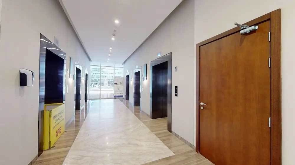 Дубай: WelHome - Cozy 1BR With Private Balcony Steps From the Canal