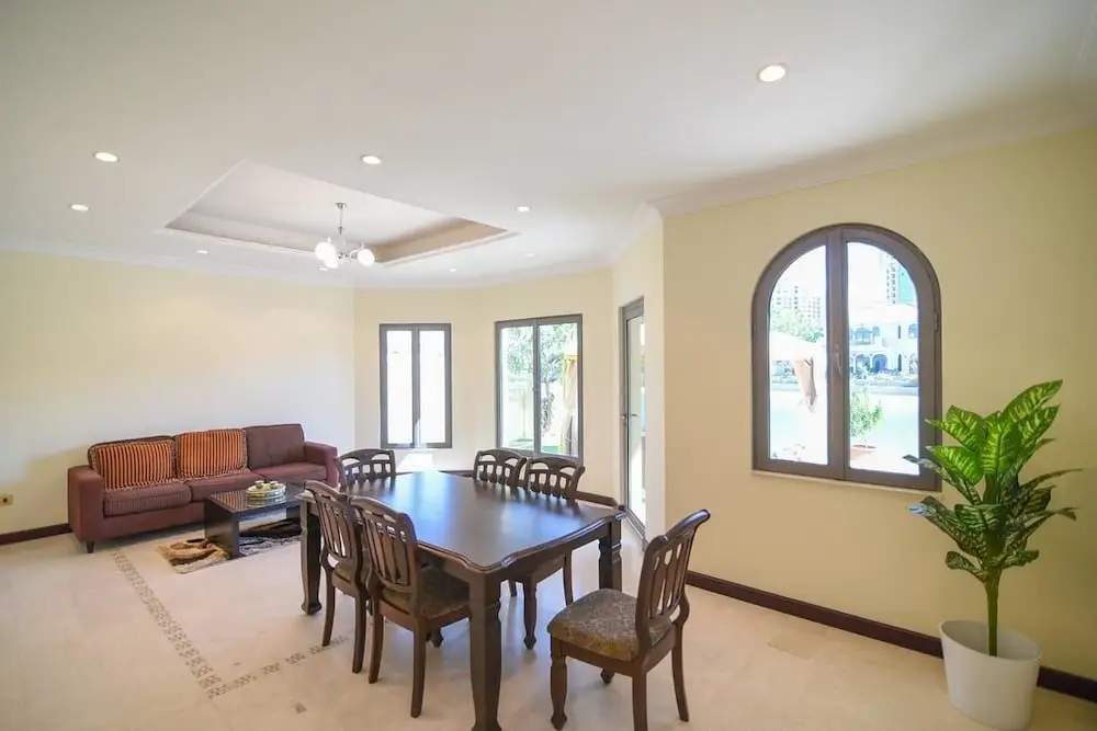 Дубай: Palm Jumeirah Garden Beach Front Home